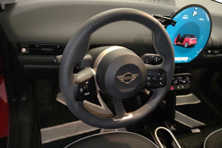 Used MINI Electric COOPER 2024 456km COOPER E Classic Edition Steering Wheel