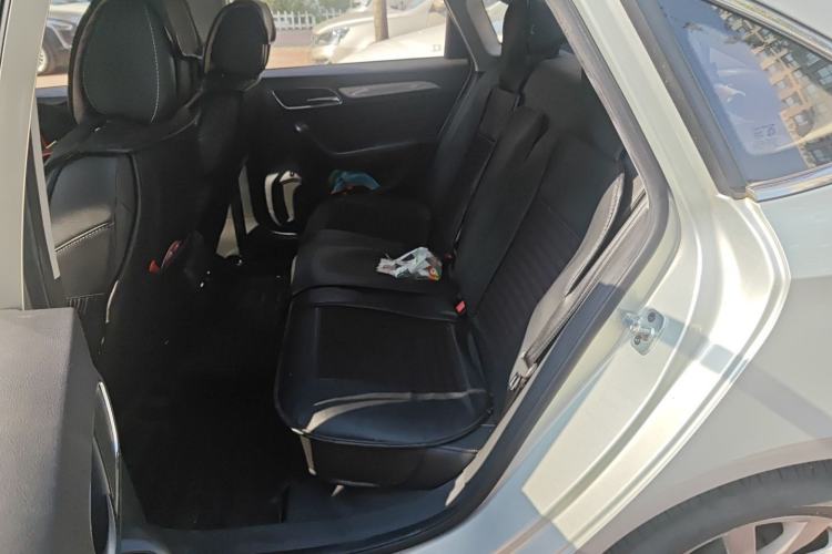 Used Roewe i6 New Energy 2017 45T Hybrid Connect & Smart Enjoyment Edition
