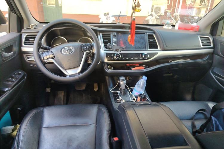 Used Toyota Highlander 2015 2.0T Four-Wheel Drive Luxury Edition 7-Seater Center Console