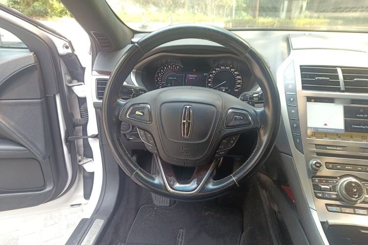 Used Lincoln MKZ 2017 2.0T Luxury Edition Steering Wheel