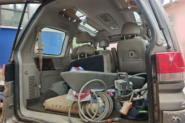 Used FORTHING Lingzhi 2017 M5 1.6L Luxury Model Trunk