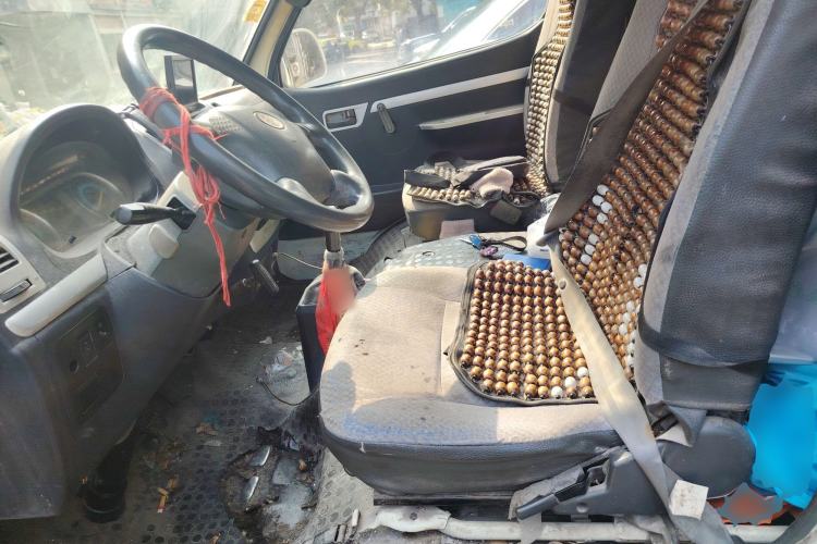 Used Golden Dragon Hiace New Energy 2017 XML5036XXYEVW0 Pure Electric Van Left Front Seat