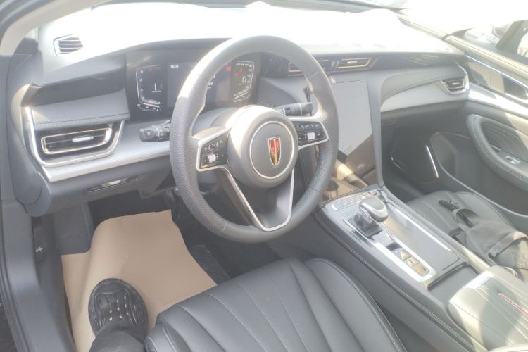 Used Hongqi H5 2024 1.5T DCT Smart Connect Flagship Edition Center Console