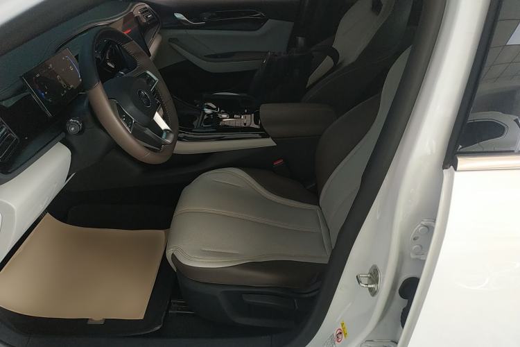 Used BYD Qin PLUS 2024 HONOR Edition DM-i 55KM Leading Model Left Front Seat