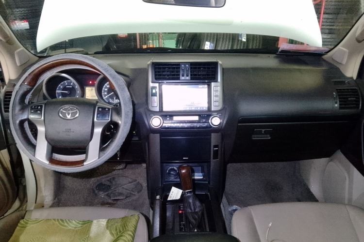 Used Toyota Prado  Center Console