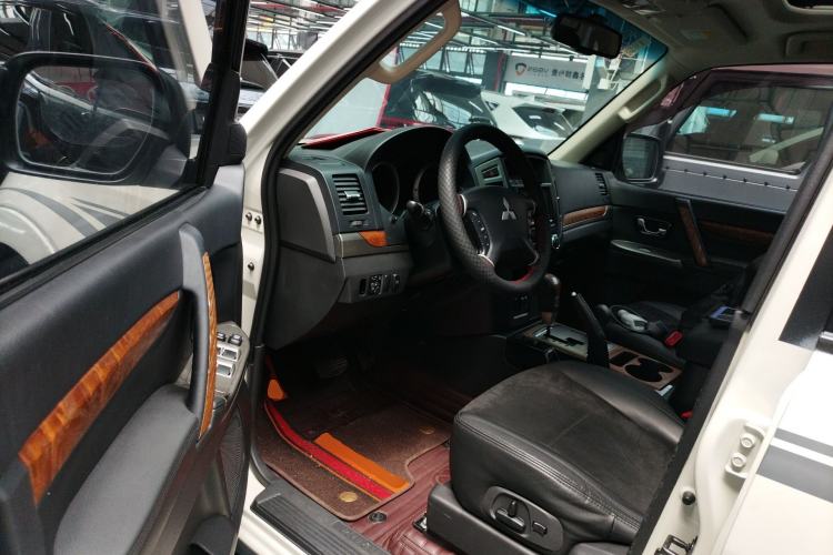 Used Mitsubishi Pajero 2018 3.0L Automatic Standard Edition Driver Seat