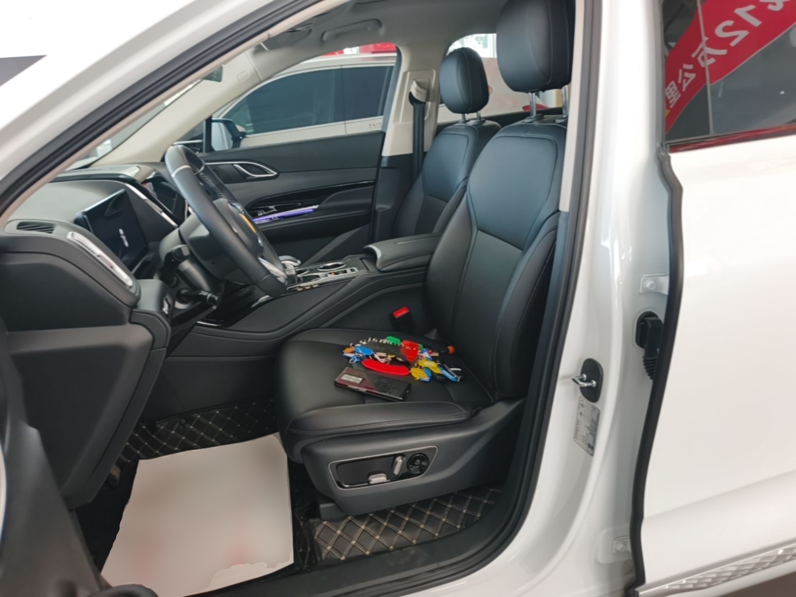 Hongqi HS3 PHEV 2025 Model 117km Jingwei Edition — снимка 17