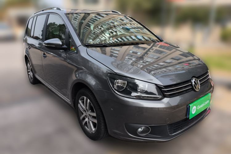 Used Volkswagen Touran 2011 1.4T DSG ZhiZhen Edition 5 Seats Front Right 45 Deg