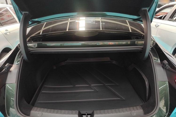 Used Geely Galaxy 8 2025 130km EM-P Starship Edition
