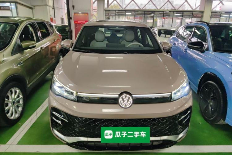 Used Volkswagen Tiguan L 2024 PRO 330TSI Two-Wheel Drive R-Line Smart Edition Front