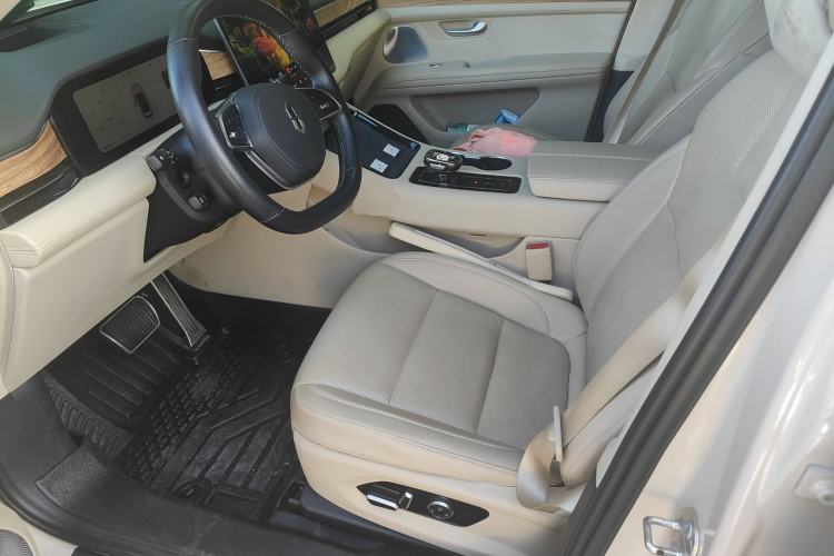 Used Hima AITO M5 2022 Pure Electric All-Wheel-Drive Performance Edition Left Front Seat