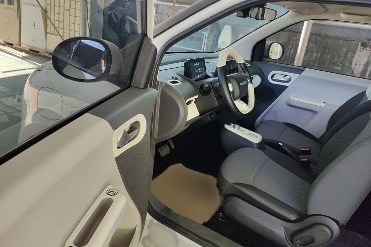 Used CHANGAN Lumin 2022 301km Honey-Sweet Version Interior 3