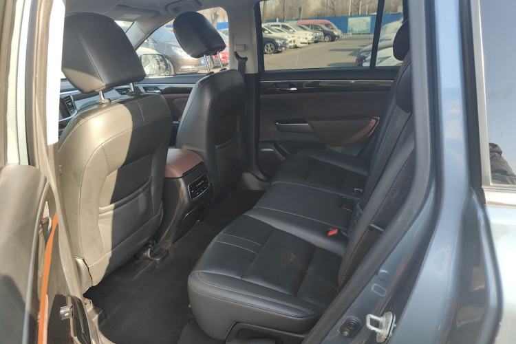 Used GAC Trumpchi GS8 2017 320T Two-Wheel Drive Luxury Smart Connectivity Version (7 Seats) Left Rear Seat