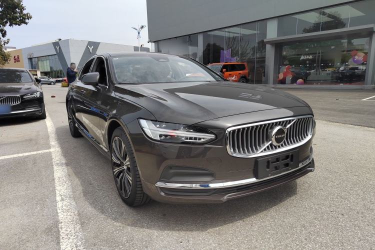Used Volvo S90 2025 B5 Zhiyuan Luxury Edition Front Right 45 Deg