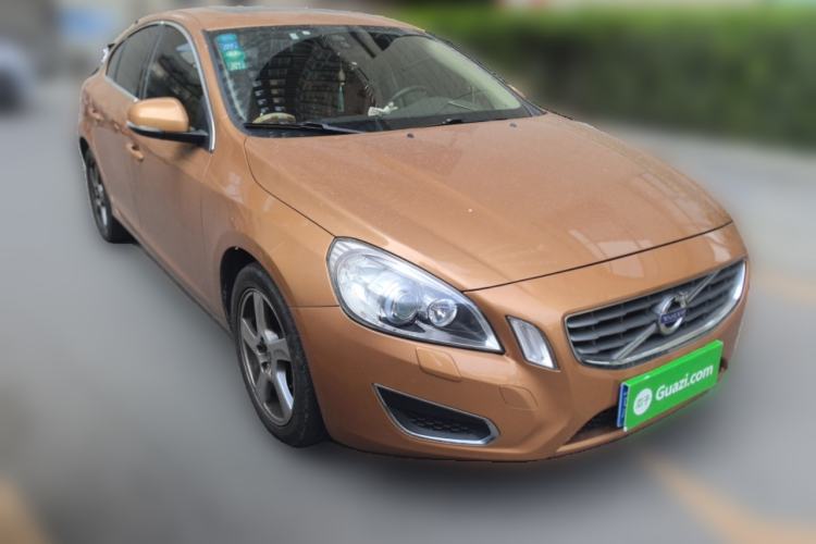Used Volvo S60 2012 T5 Zhiya Edition Front Right 45 Deg