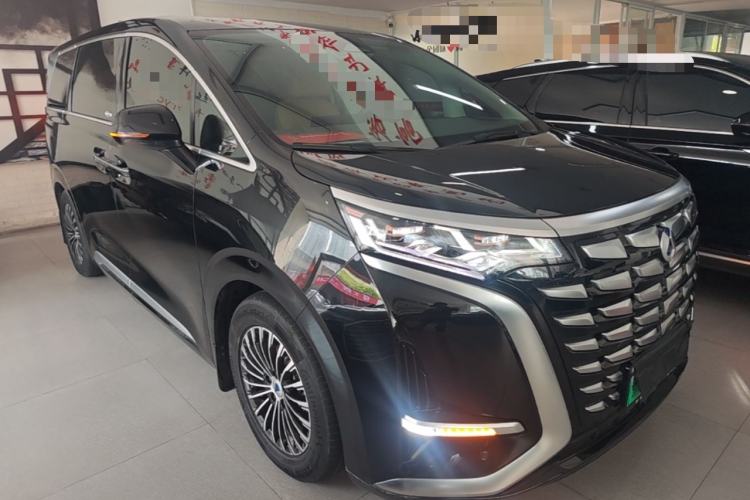 Used Denza D9 2022 DM-i 1040 Prestige Model
