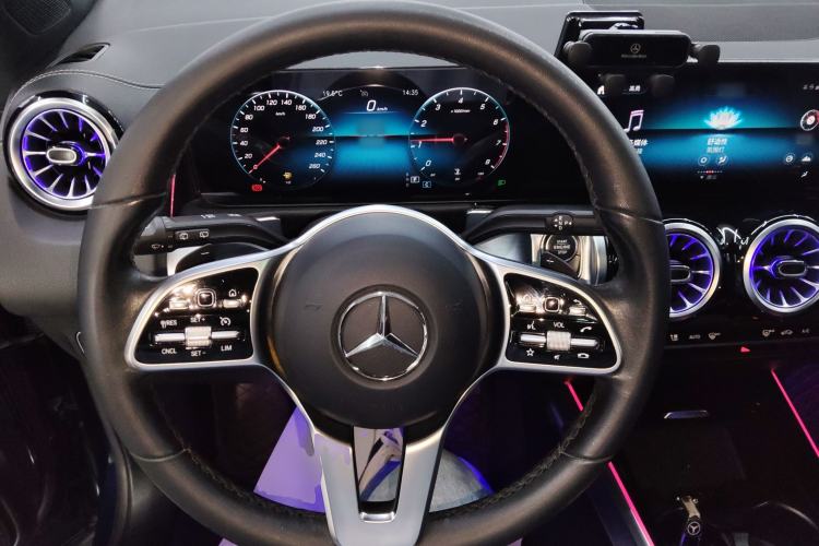 Used Mercedes-Benz GLB 2021 GLB 200 Dynamic Edition Steering Wheel