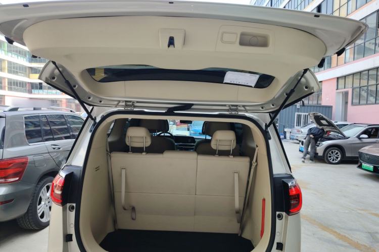 Used Buick GL8 2022 ES Landtrek 653T Luxury Edition