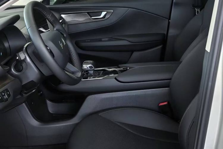 Used Hongqi E-QM5 2022 431 km Charge & Enjoy Edition