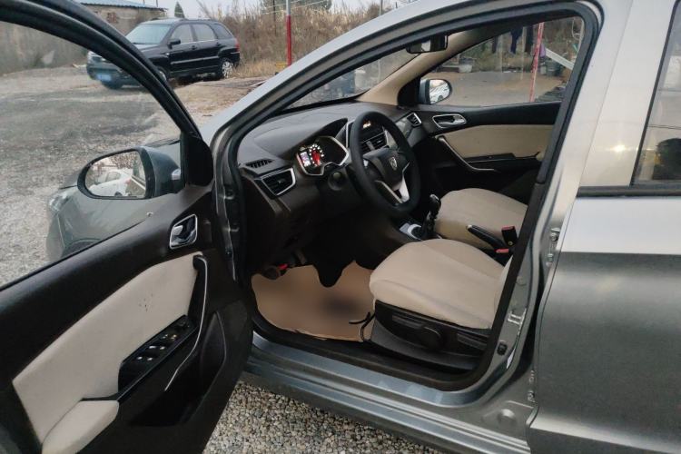 Used Baojun 310W 2017 1.5L Manual Comfort Version China V