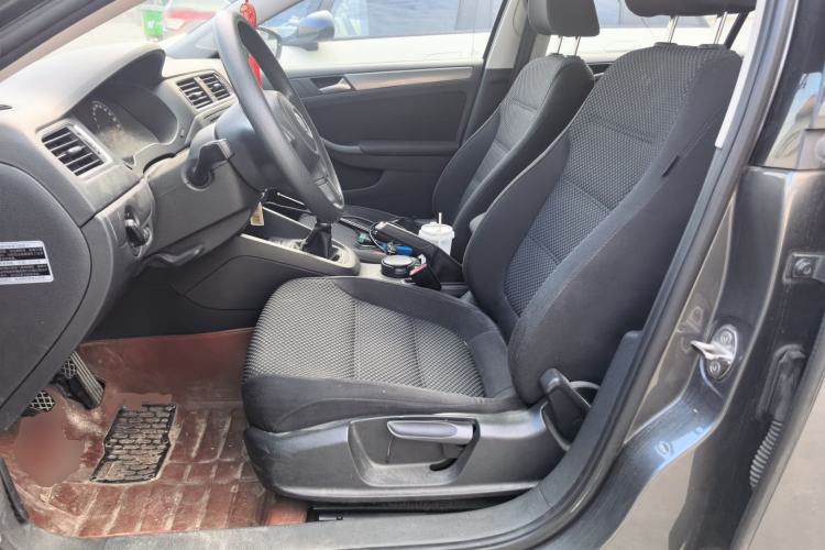 Used Volkswagen Sagitar 2012 1.6L Manual Fashion Edition