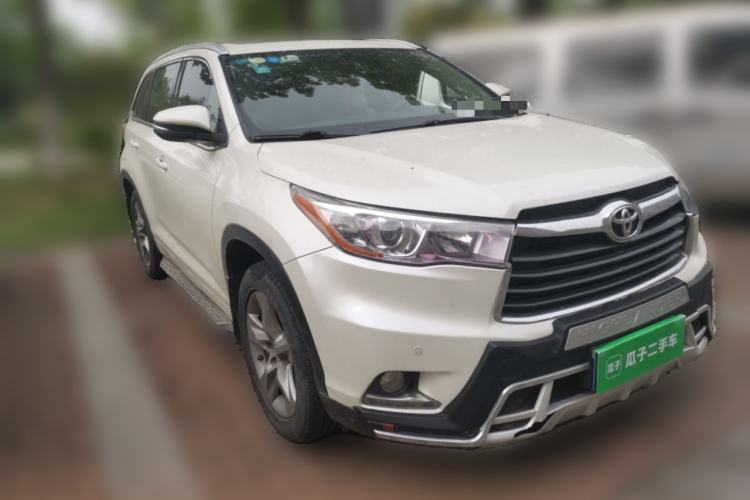 Used Toyota Highlander 2017 2.0T Four-Wheel Drive Luxury Edition 7 Seats Front Right 45 Deg
