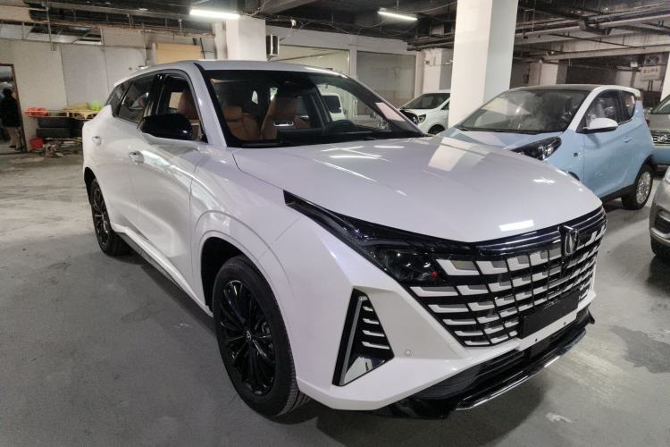 Used Changan UNI-Z New Energy 2024 Blue Whale Smart Electric iDD 125km Leading Model
