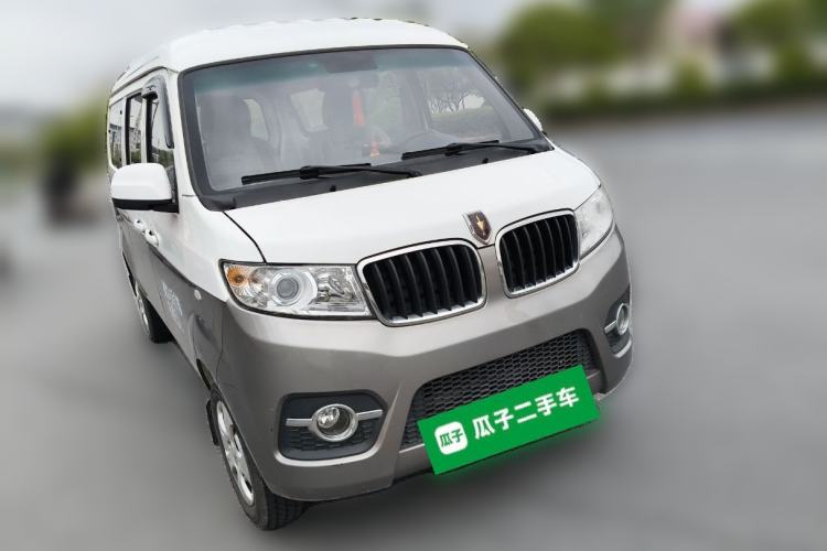 Used Jinbei Hiace X30 2023 1.5L Wealthy-Style Passenger Van 5/6/7-Seater Non-Air-Conditioned Version SWC15M Front Right 45 Deg