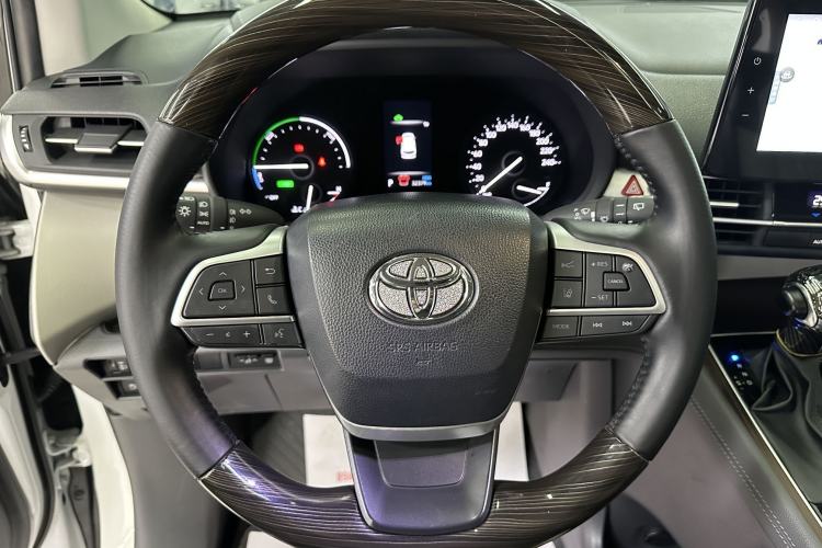 Used Toyota SIENNA 2023 2.5L Hybrid Comfort Edition Interior 2