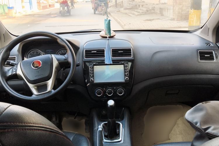 Used FORTHING Joyear X5 2013 1.6L Manual Luxury Model China IV Standard
