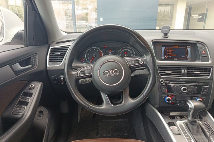 Used Audi Q5 2015 40 TFSI Technology Edition Steering Wheel