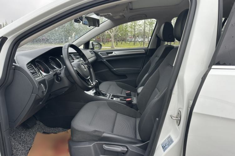 Used Volkswagen Golf 2018 1.6L Automatic Comfort Model Interior 2