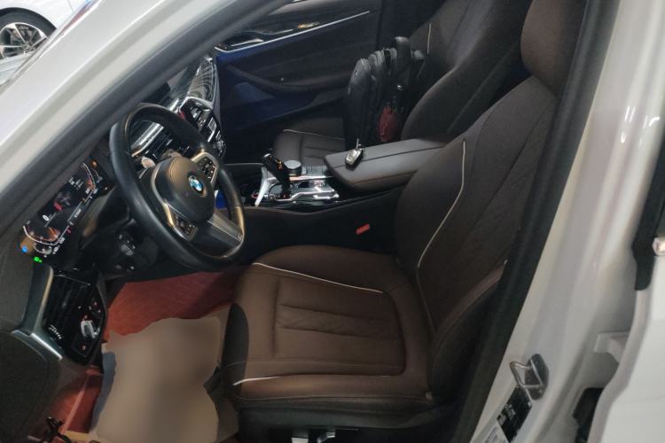 Used BMW 5 Series 2022 Restyled 530Li Leading Edition M Sport Package Left Front Seat