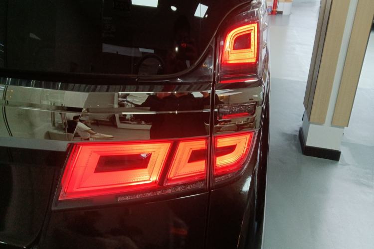 Used Toyota Vellfire 2020 Dual-Engine 2.5L HV Luxury Edition Right Rear Taillight