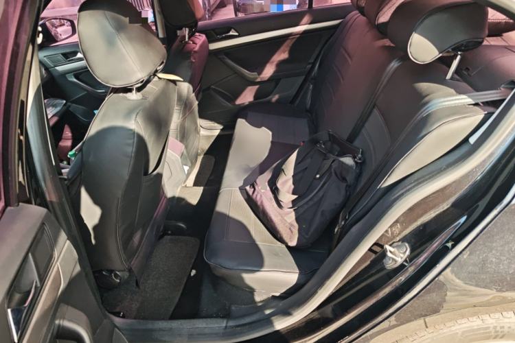 Used Volkswagen Lavida 2015 1.6L Manual Fashion Edition
