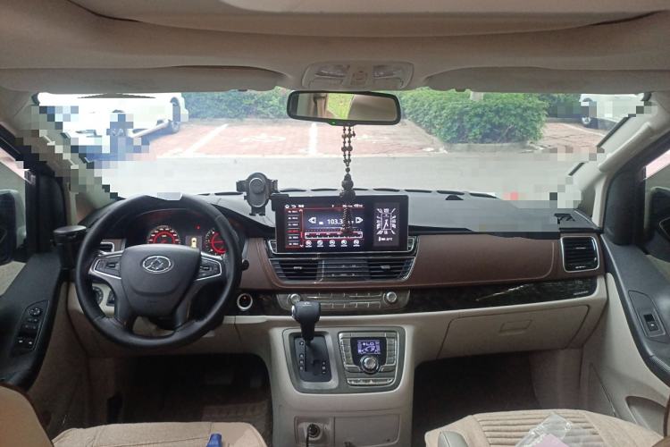 Used SAIC MAXUS G10 2016 1.9T Automatic Luxury Executive Edition Diesel China V Standard