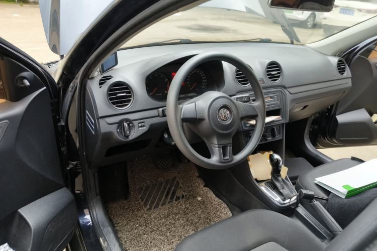 Used Volkswagen Jetta 2015 1.6L Automatic Fashion Model