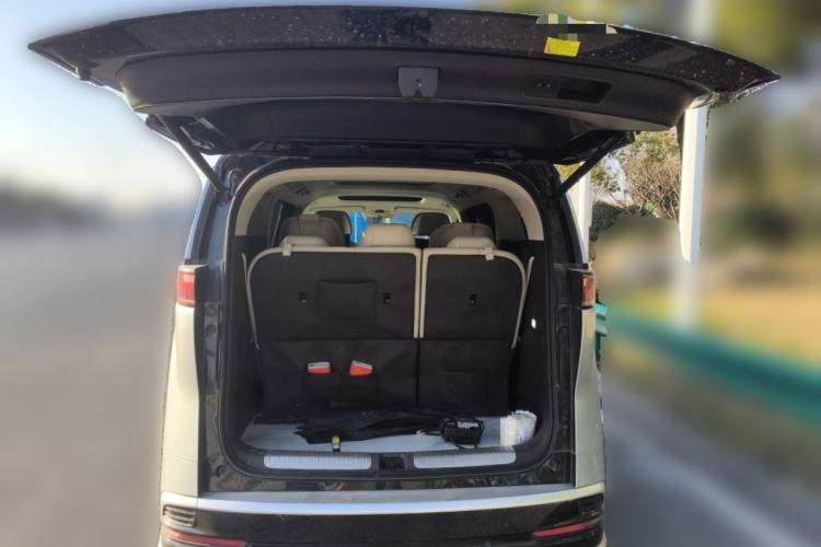 Used Denza D9 2025 DM-i Intelligent Drive 1020 Four-Wheel Drive Prestige Model
