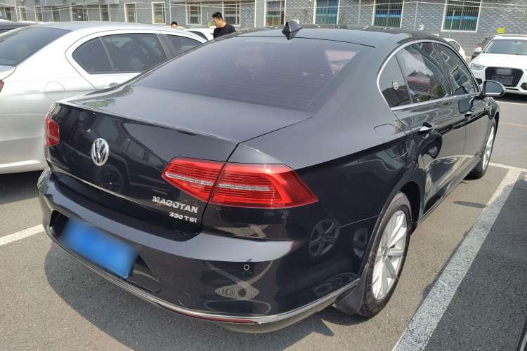 Used Volkswagen Magotan 2017 330TSI DSG Leading Model
