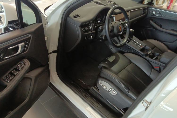 Used Porsche Macan 2024 Macan 2.0T Driver Seat