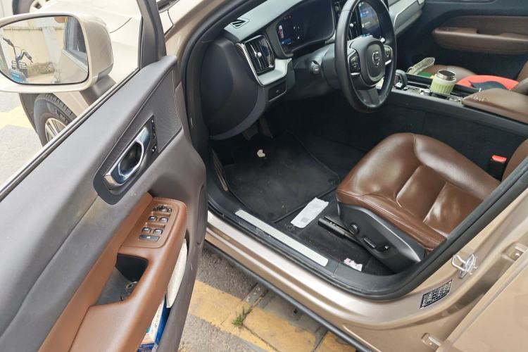 Used Volvo XC60 2022 B5 4x4 Zhiyi Luxury Edition Driver Seat