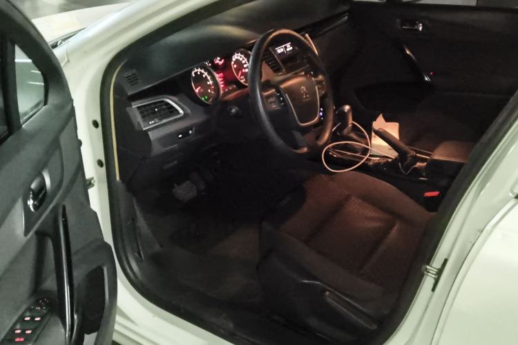 Used Peugeot 508 2013 2.0L 2nd Anniversary Edition with Automatic Sunroof – Classic Version Driver Seat