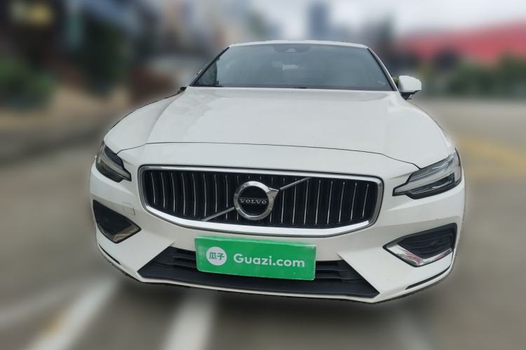 Used Volvo S60 2022 B4 Zhiyi Luxury Edition

