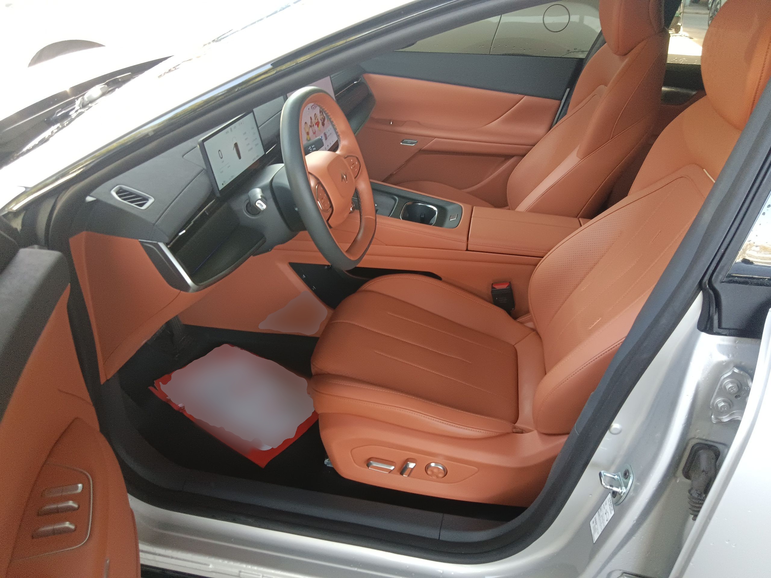 المقاعد الأمامية داخل السيارة