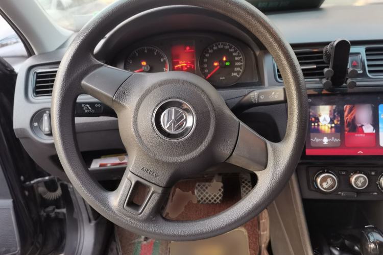 Used Volkswagen Santana 2015 1.6L Automatic Fashion Edition