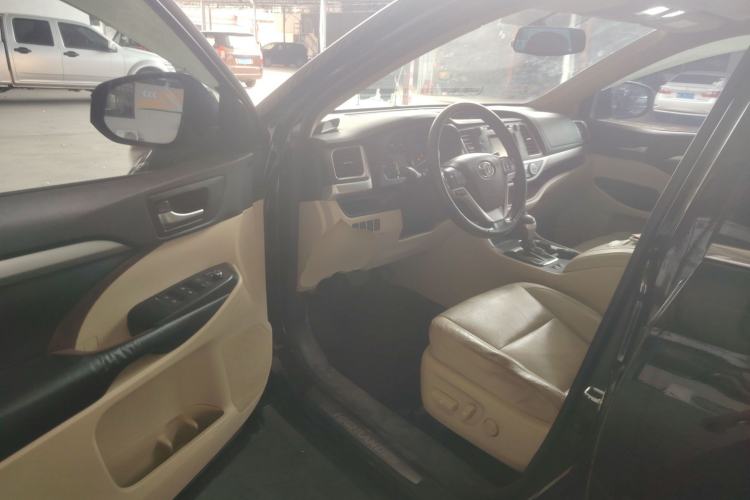 Used Toyota Highlander 2015 2.0T Two-Wheel Drive Luxury Edition 7 Seats
