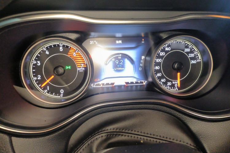 Used Jeep Cherokee 2019 2.0T Two-Wheel Drive Smart Enjoyment Version China V