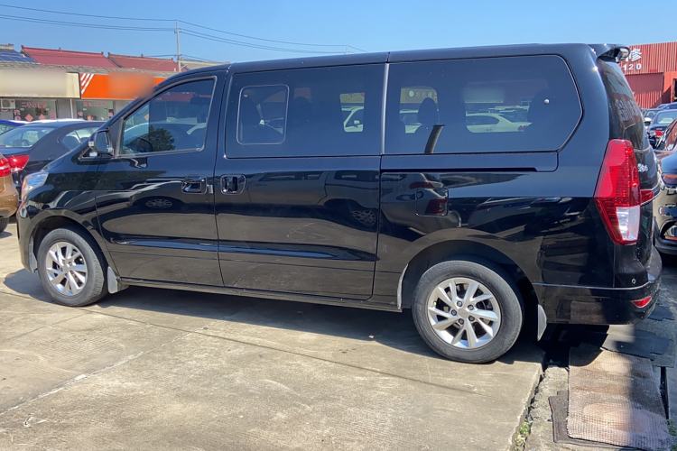 Used FORTHING Lingzhi PLUS 2022 Travel Edition 2.0L Manual Luxury Version 7 Seats
