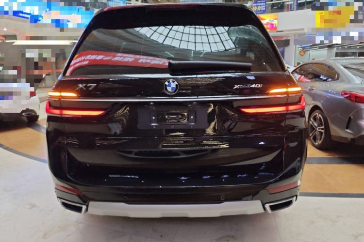 Used BMW X7 2023 xDrive40i Luxury Package with Leading Features