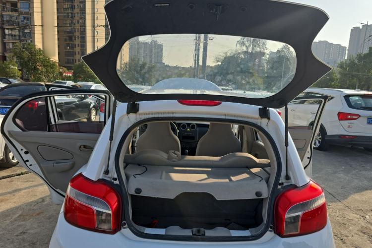 Used Venucia R30 2014 1.2L Manual Enjoyment Edition